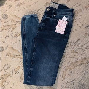 NWT Free People Jeans 24R Distressed